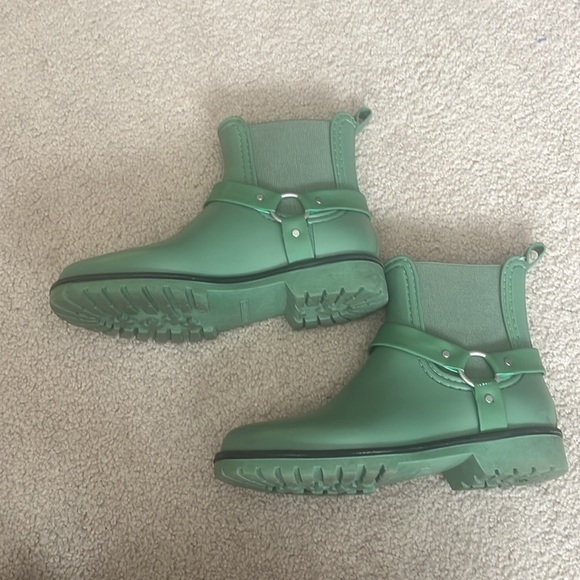 “Bernardo Zoe Rain Boots size 8” - Picture 7 of 10